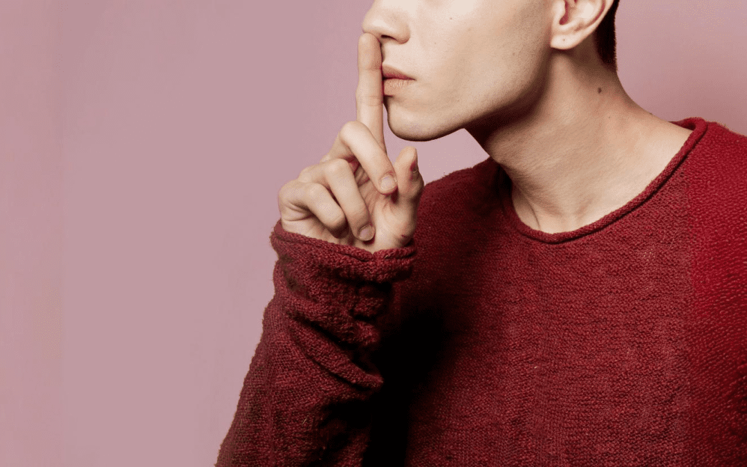 El silencio en el trabajo: ¿refugio o barrera invisible?