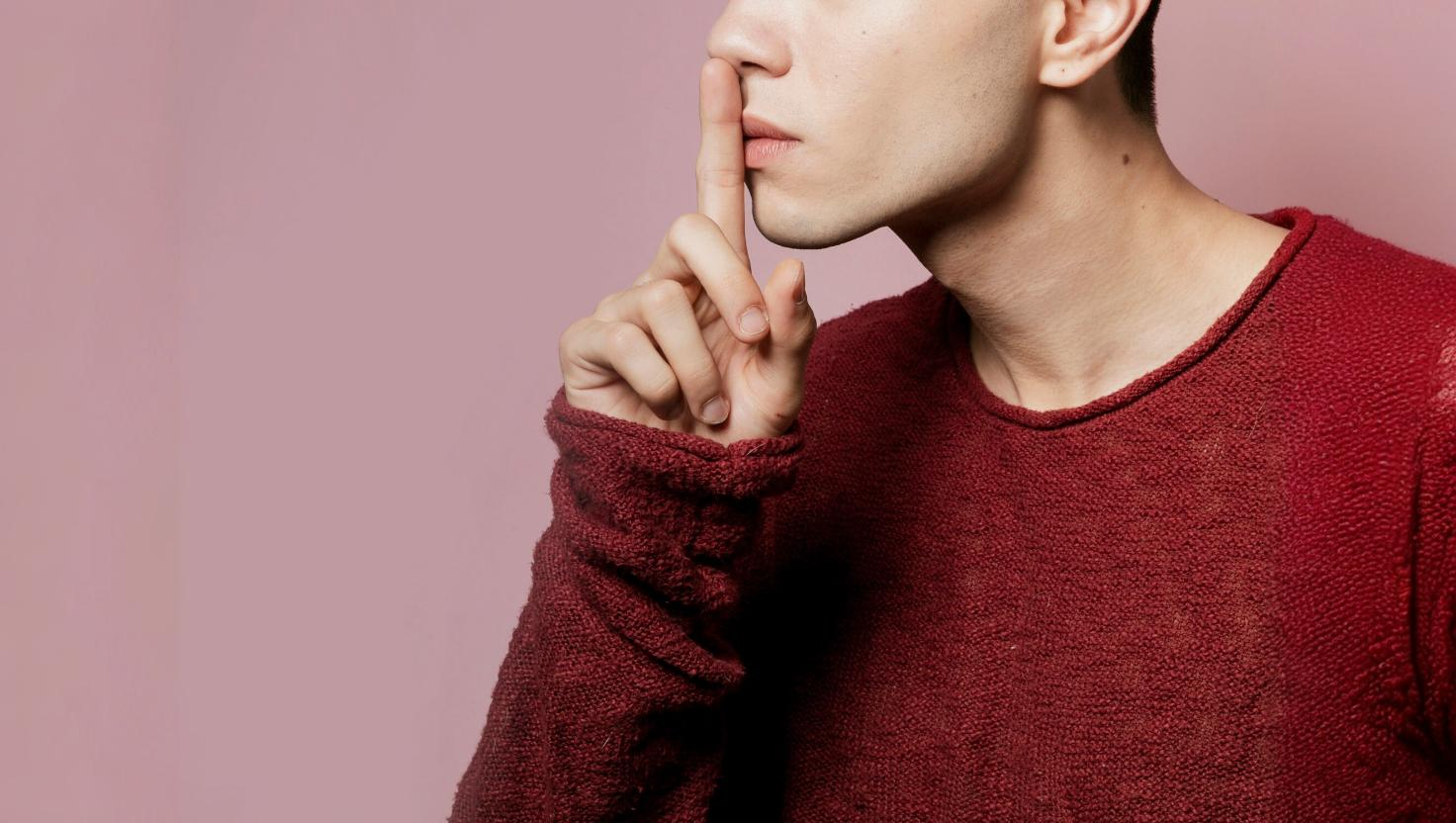 El silencio en el trabajo: ¿refugio o barrera invisible?