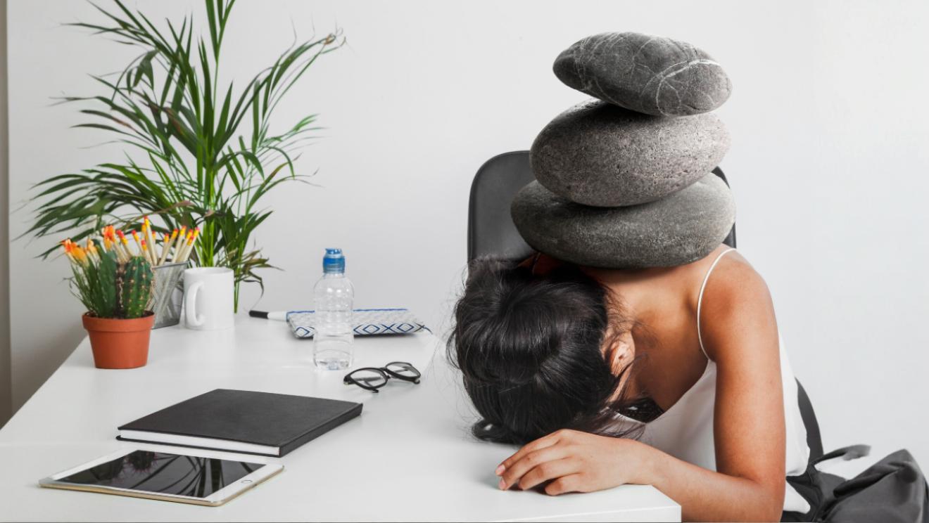 El 49% de los empleados se ausentaría “por cansancio”: el bienestar mental depende también de cómo pensamos